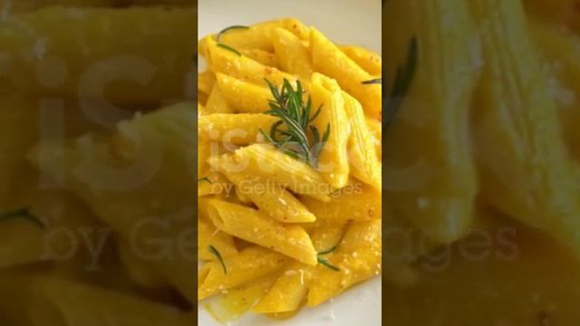 Penne pasta with butternut pumpkin creamy sauce and rosemary смотреть онлайн