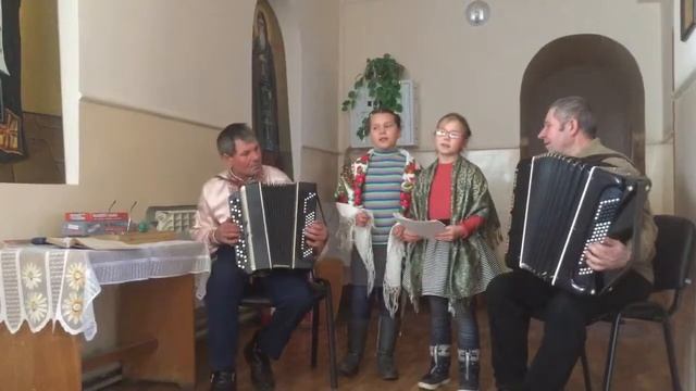 Новомихайловка Донецкая область, дом милосердия колядка под баян (архивное видео)