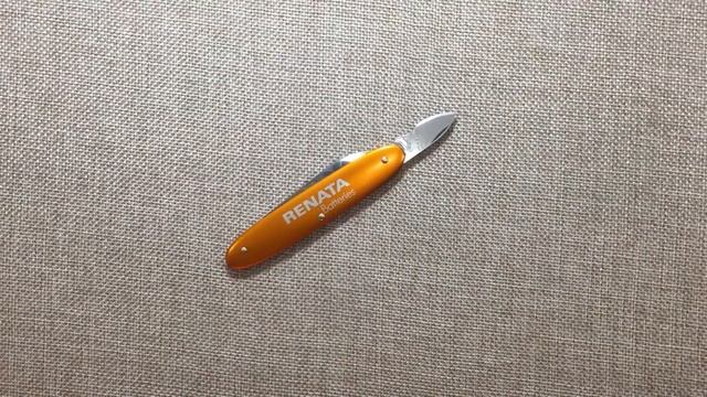 The Victorinox Watch Case Opener tool with Renata branded scales смотреть онлайн