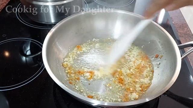 Spaghetti Aglio e Olio with Shrimp | Cooking For My Daughter смотреть онлайн