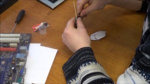 Ради прикола - скальпирование процессора лезвием, на примере AMD Athlon 64x2 4000+