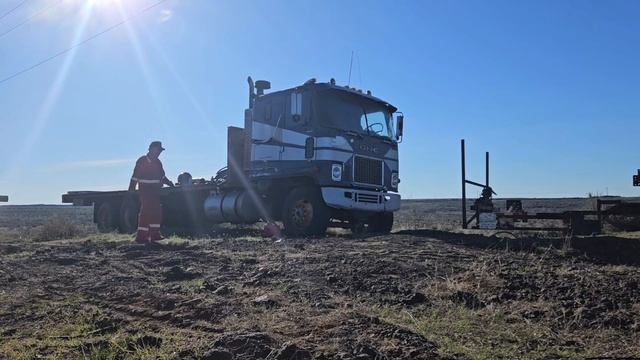 12v71 Detroit Diesel In GMC Astro Cabover First Cold Start And Move In Years V12
