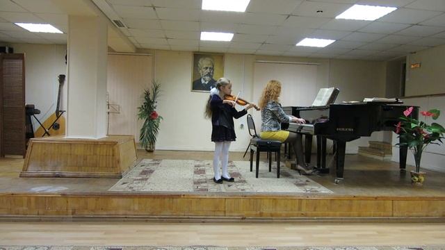 Н.Бакланова "Марш октябрят",
Л.Бекман "В лесу родилась ёлочка",
Л.Качурбина "Мишка с куклой". смотреть онлайн