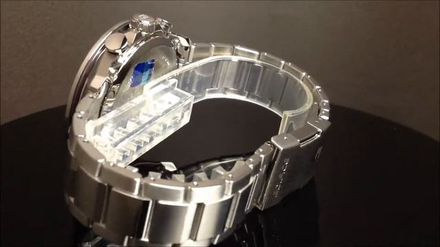 カシオ電波腕時計エディフィス（CASIO EDIFICE）EQW-A1100D-1AJFの動画 смотреть онлайн