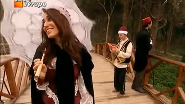Selena 70 Bölüm Tek Parça HQ Kalite смотреть онлайн