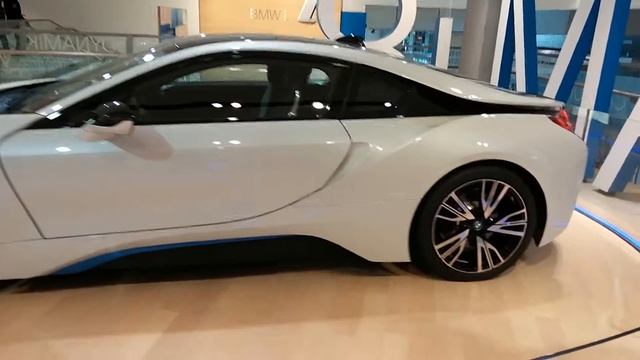 BMW i8 Hybrid Car смотреть онлайн