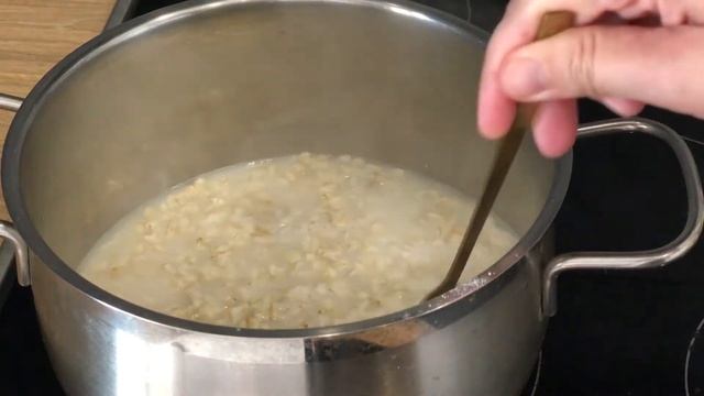 Oatmeal With Strawberries / Breakfast idea / ИДЕЯ ДЛЯ ЗАВТРАКА смотреть онлайн