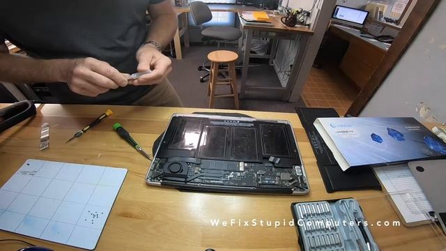 Macbook Air Battery Replacement смотреть онлайн