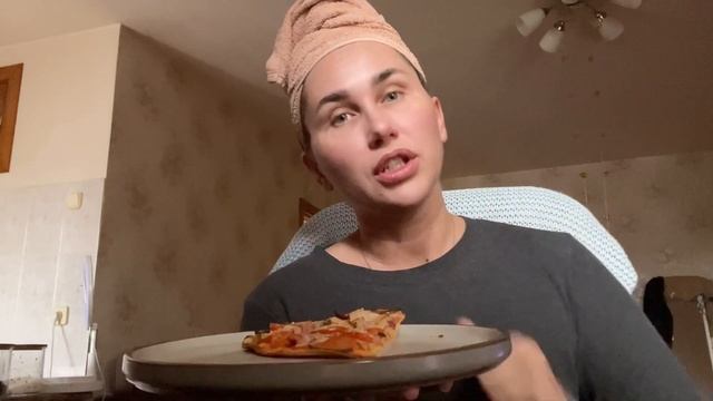 МОЙ МУЖ ОТБИРАЕТ У МЕНЯ ДЕНЬГИ/МУКБАНГ/БОЛТАЛКИ/ПИЦЦА смотреть онлайн