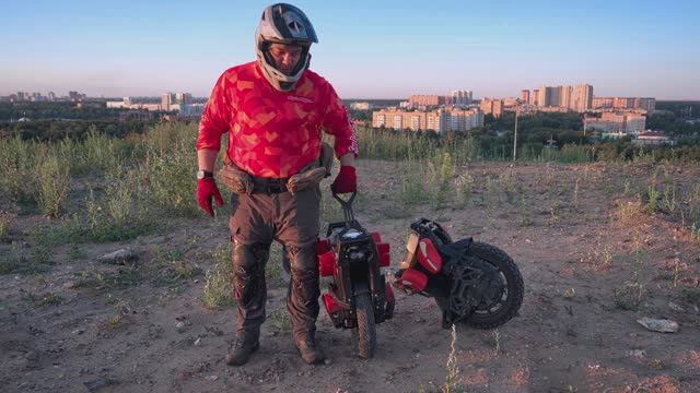 Обзор моноколеса Veteran Sherman L. Тест-драйв на бездорожье. смотреть онлайн