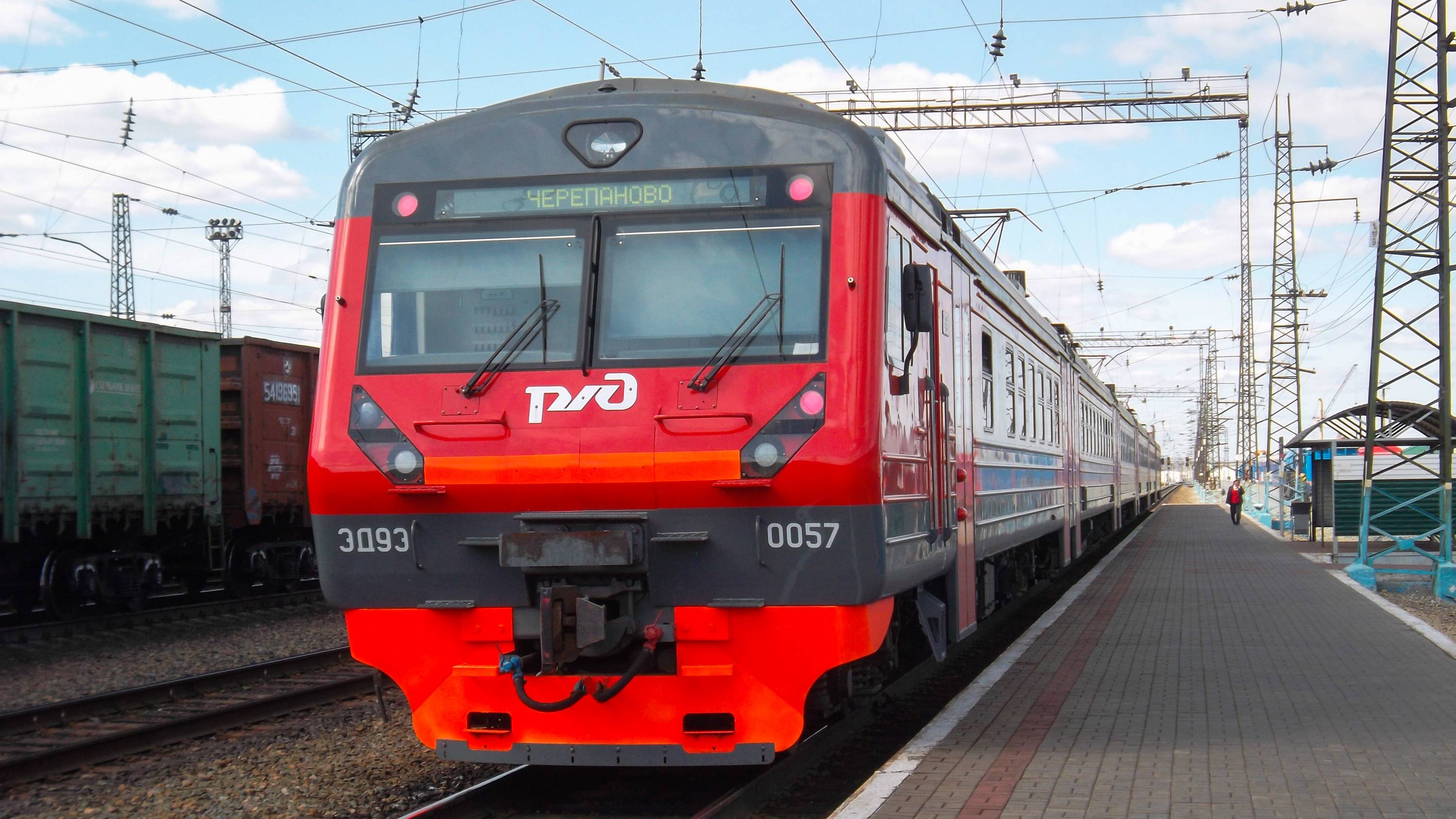 Электропоезд ЭД9Э-0057. Обзор салона. смотреть онлайн