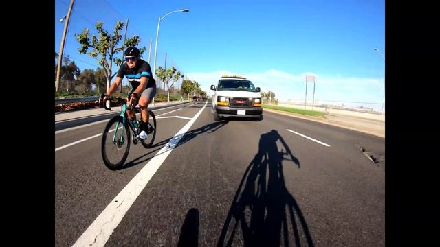 Cop tries to intimidated group of cyclist, with siren & loud speaker. смотреть онлайн