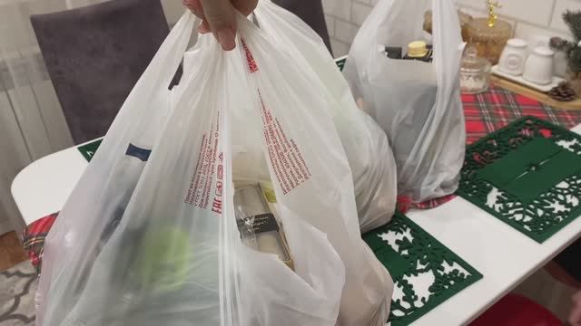 Закупка продуктов на новогодний стол. смотреть онлайн