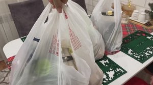 Закупка продуктов на новогодний стол.
