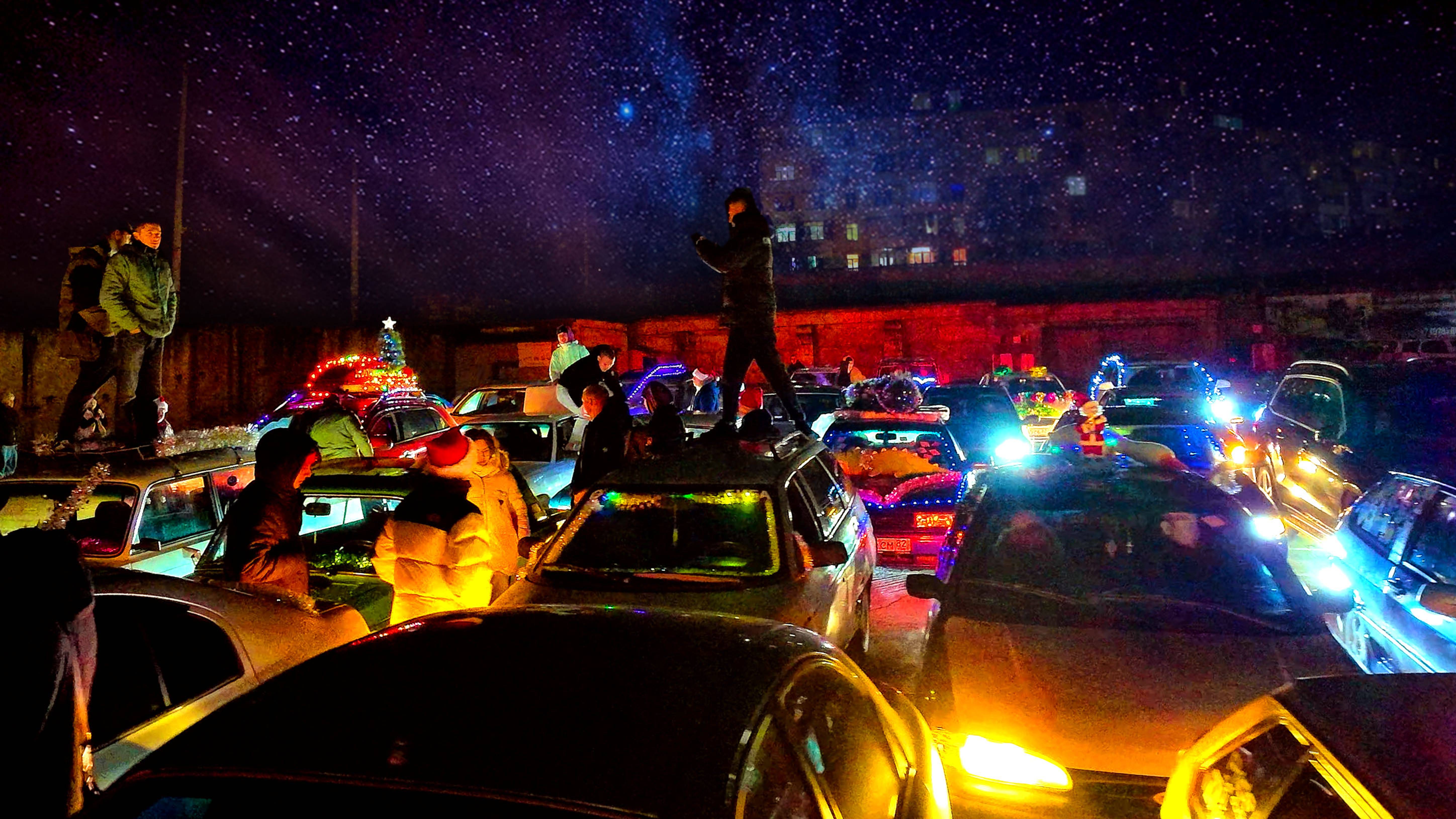 Авто-Ёлка 🎄 в рамках благотворительной встречи автомобилистов 🚗 от Tabor Racing Club - Феодосия смотреть онлайн