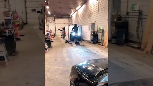 ЗАЕЗД НА КВАДРОЦИКЛЕ смотреть онлайн
