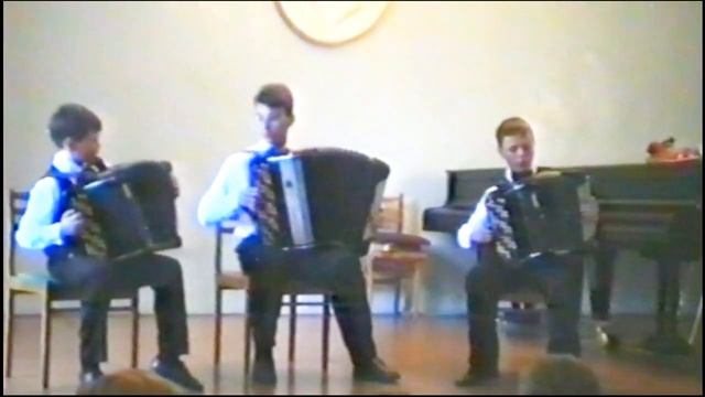 А.Корчевой "Мираж" Сибирское юношеское трио баянистов 2000 г.