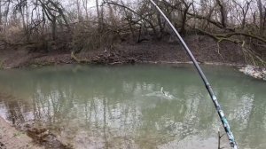 Зимняя рыбалка на усача 
можно сказать экстремальная рыбалка.Вывех ноги и ушибы.