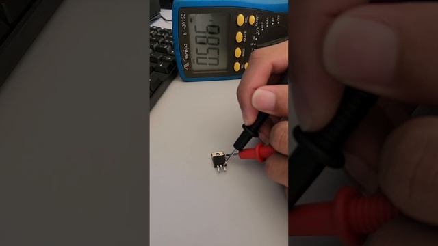 Testando mosfet IRFBE30 смотреть онлайн