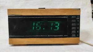 Настольные электронные часы «Электроника 6» времен СССР