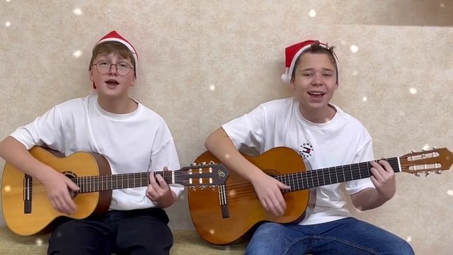 “Jingle bells” Исполняет дуэт «Твикс» смотреть онлайн