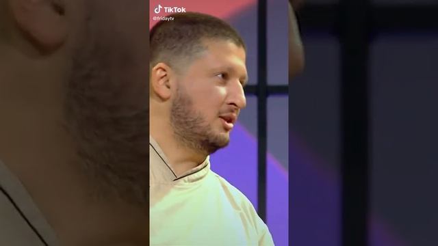 Мальчик-часовщик разобрал часы Рената Агзамова в шоу «Вундеркинды» #четыресвадьбы #свадьба #пятница смотреть онлайн