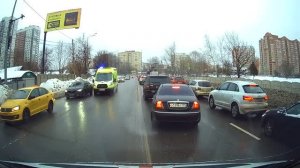 СКОРАЯ обгоняет по встречной