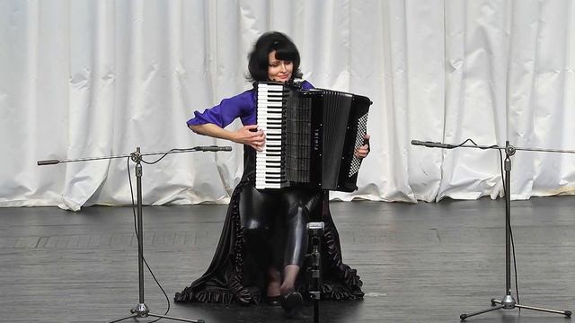 Фокстрот "ЦВЕТУЩИЙ МАЙ" ("ДЕССАУ") обр. В.КОВТУНА Играет ЕВГЕНИЯ БУРЯКОВА (аккордеон)