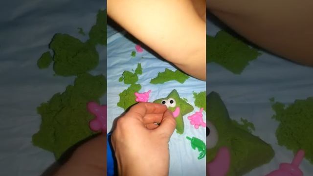 Лепим зеленую черепаху дома на ковре смотреть онлайн