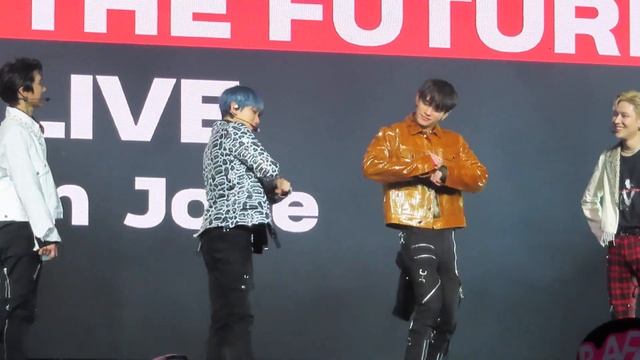 SuperM Baekhyun- Rolling Body Roll Talk Segment at SuperM in San Jose смотреть онлайн