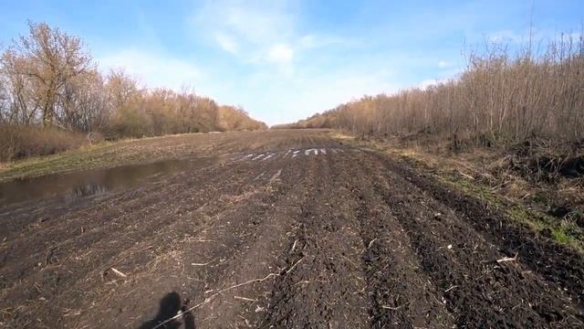 крайний день закрытия влаги накрылось колесо на сцепе. ремонт колеса.размоины на грунте смотреть онлайн