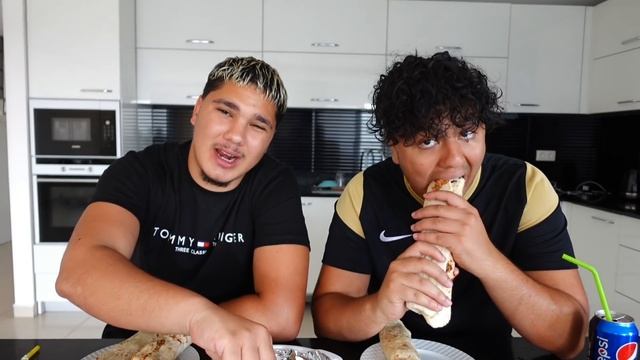 ON TESTE LE VRAI KEBAB TURC ! *C'EST UNE DINGUERIE* смотреть онлайн