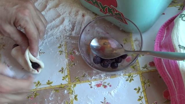 Свидание на кухне,стряпаем пирожки. смотреть онлайн