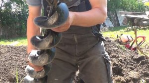 Копаю яму для туалета руками. Мини обзор мотобура.