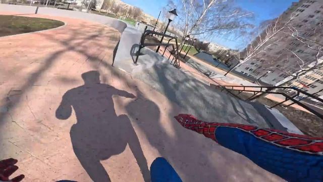 SPIDER-MAN MAKES HIS GIRLFRIEND VERY ANGRY 😢 @Celpan (Parkour POV Chase) смотреть онлайн