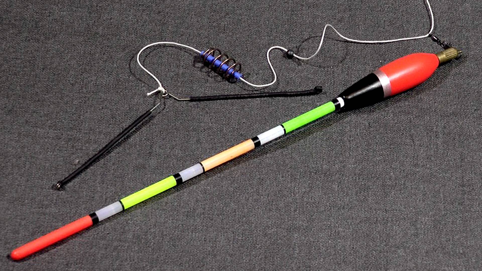 Интересная оснастка поплавочной удочки с коромыслом смотреть онлайн