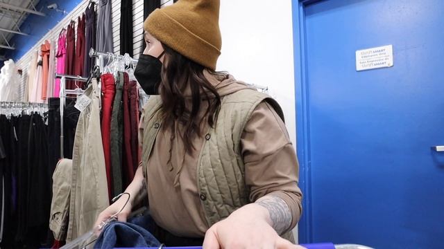 Thrift With Me For Items Off My Thrifting Bucket List (well kind of) смотреть онлайн