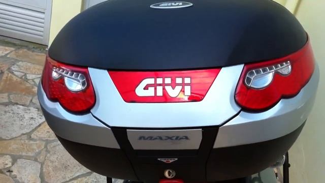 Givi Maxia 3 E55 Remote Control+led lights смотреть онлайн
