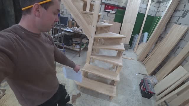 Деревянная лестница в Тверскую область на заказ. смотреть онлайн