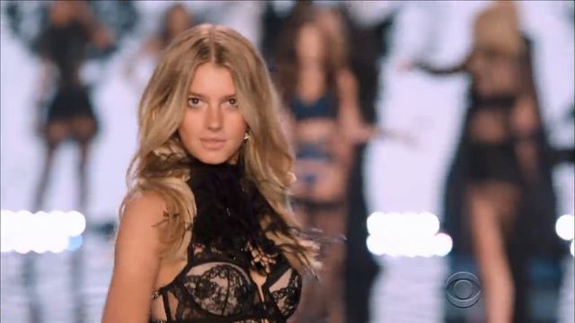 Taylor Swift - Style (Victoria's Secret Fashion Show 2014) смотреть онлайн
