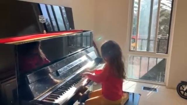 Kabalevskiy Tokkatina смотреть онлайн