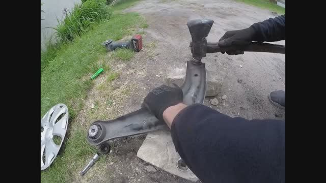 Замена шаровой опоры Ford Fiesta 2011 г.в.