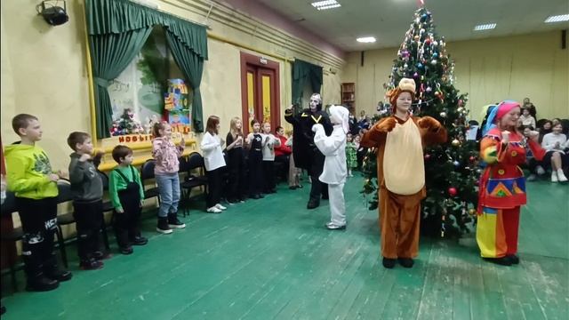 Новогодний автопробег Д. Мороза, пос. Санинского ДОКа смотреть онлайн