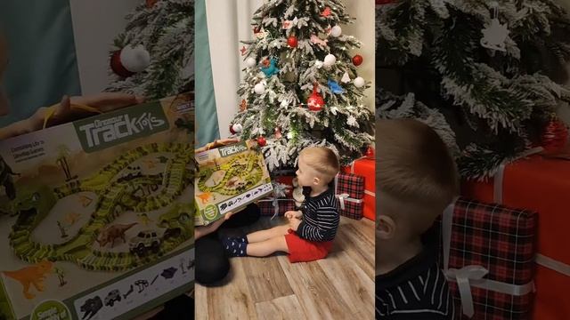 Обзор подарков на новый год. Часть 4🧑🎄 смотреть онлайн