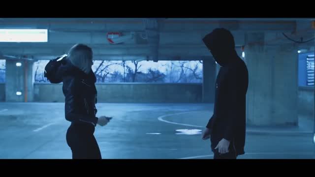 ОСТАП ПАРФЁНОВ - ТЫ НЕ КОРОЛЕВА (Remix) смотреть онлайн