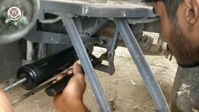 ट्रैक्टर में ग्रीसिंग कैसे और कब करना चाहिए | How To Greasing Points New ...YouTube. TRACTOR ZONE. смотреть онлайн