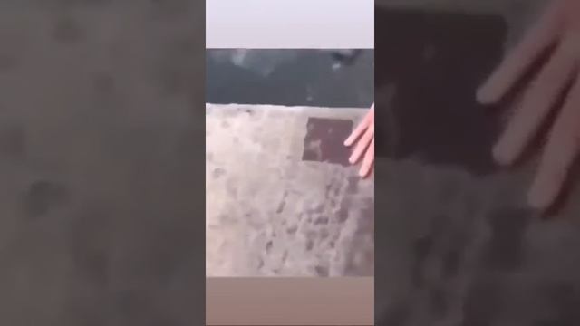 Мужик сломал лед и упал в воду смотреть онлайн