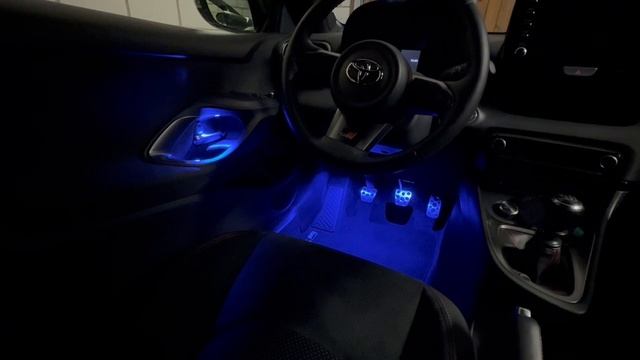 GR Yaris Illuminated Entry System + Footwell Illuminationn смотреть онлайн