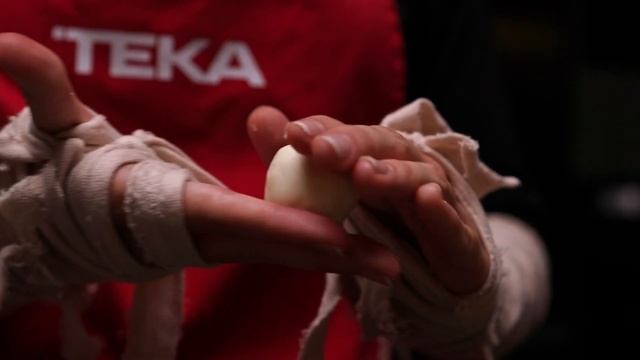 ПИРОГ «МУМИЯ» НА ХЭЛЛОУИН | РЕЦЕПТЫ TEKA смотреть онлайн