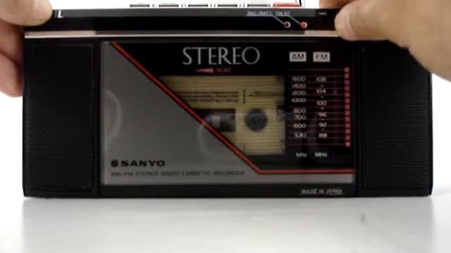 Sanyo M-S200F Mini Boombox смотреть онлайн